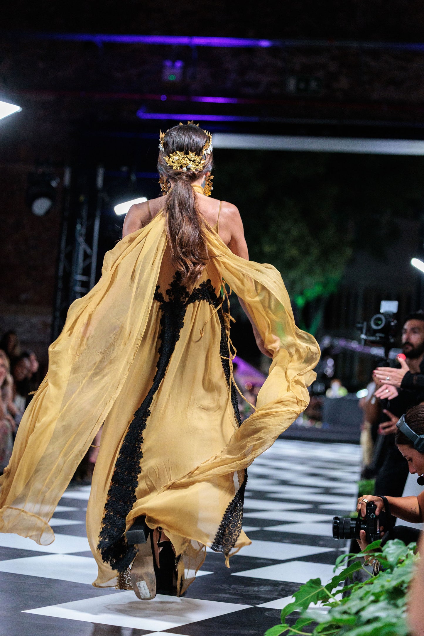 Queen Sgura Crown