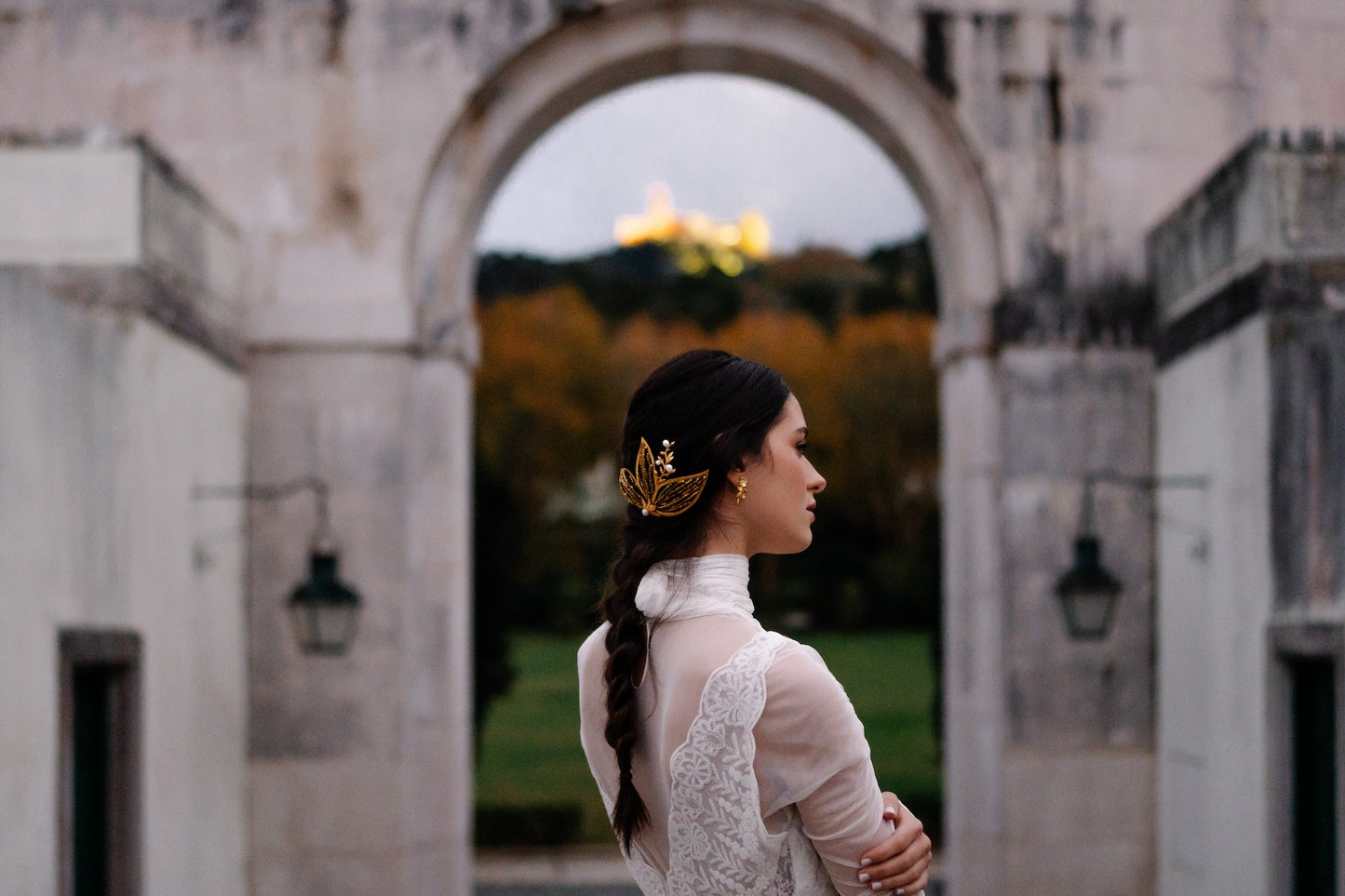 Isabella headdress