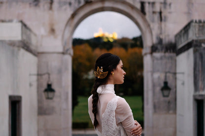 Isabella headdress